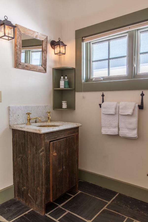 Bed and Breakfast Whitford House And Twin View Barn Addison Экстерьер фото